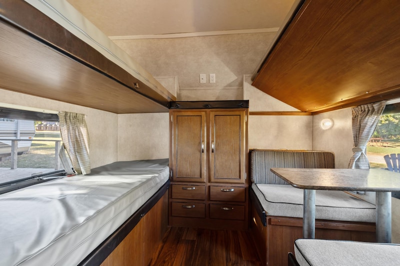 RV Rental Y504-2